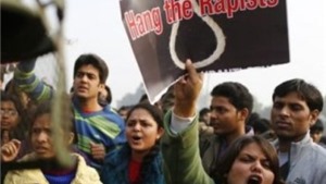 Cứ 21 ph&#250;t, ở Ấn Độ lại xảy ra một vụ hiếp d&#226;m